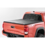 Inchidere bena Rough Country Tri-Fold Vinyl Toneau - Toyota Tacoma 16-18 cu bena 1,52m