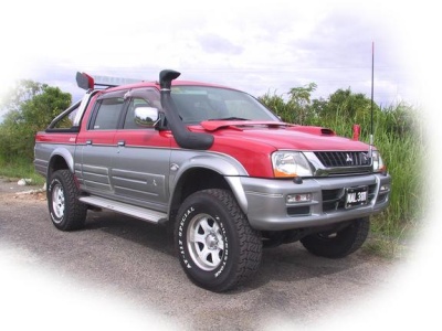 Snorkel Mitsubishi L200 pana in 2005-2006 (motorizare benzina)