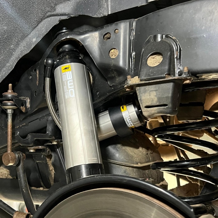 Kit suspensie Toyota Land Cruiser 120 / 150 si FJ Cruiser +5cm – Old Man Emu BP-51 bypass - imagine 16