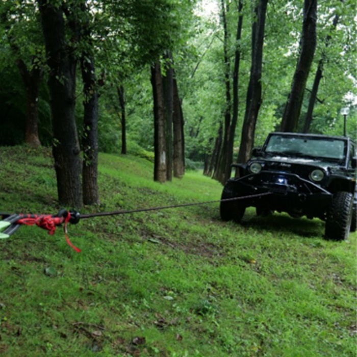 Troliu electric T-Max ForceView Titan 13000 lbs cu cablu Plasma premiummontat pe Jeep Wrangler Jk in lucru