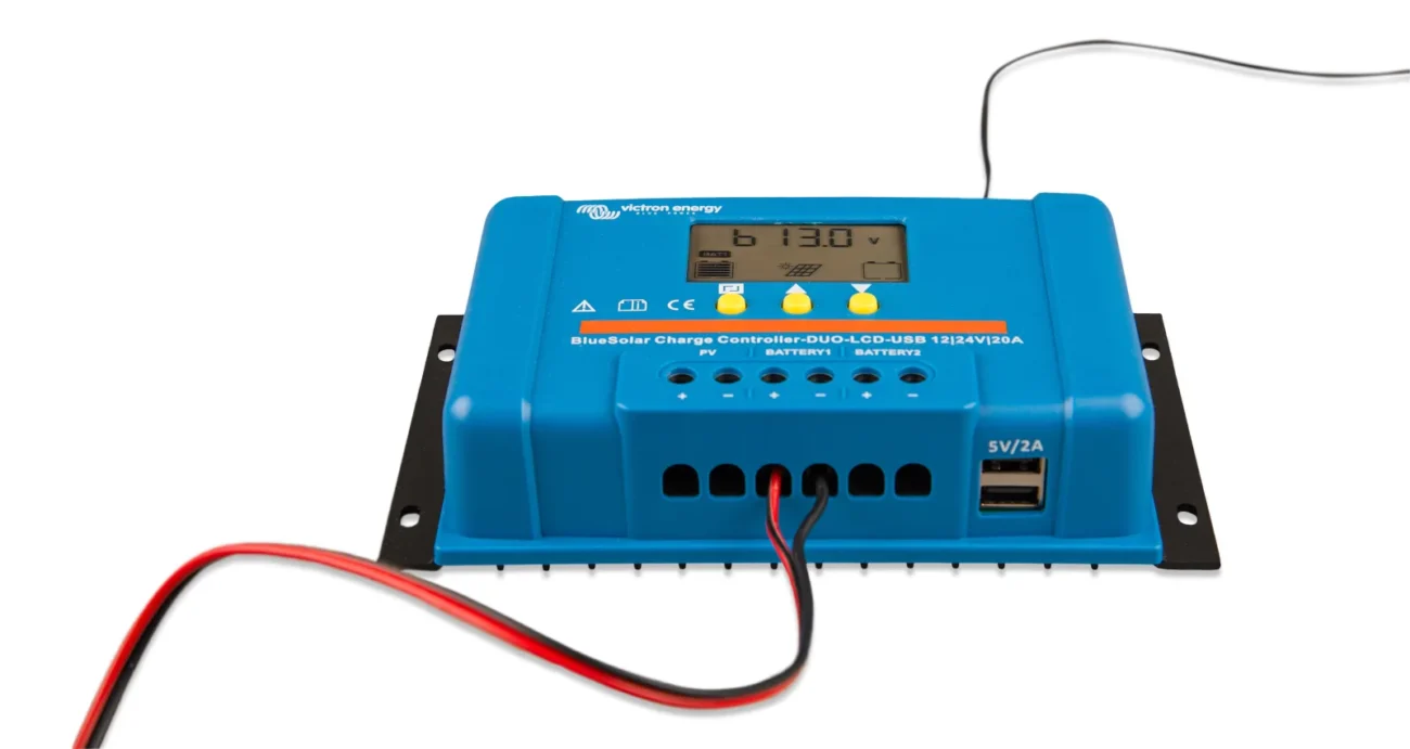 Regulator solar PWM Victron Energy BlueSolar PWM-Pro Charge Controller 12/24V-20A